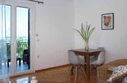 Frinion Condo | SEA VIEW APARTMENT IN LEFKADA TOWN