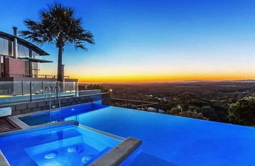 Boat Harbour Apartment | Sea View Retreat Ocean Views Pool Spa