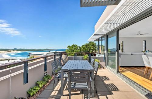 Boat Harbour Apartment | Sea View Retreat Ocean Views Pool Spa