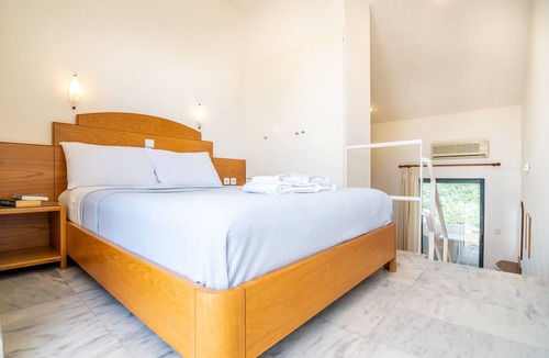 Stalos Apartment | Sea view room in Orestis hotel