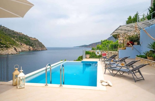 Frourion Villa | Sea-View Villa Private Infinity Pool