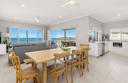 Warilla Apartment | Seabreeze on the Beach "Feng"