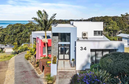 Long Beach House | Seabreeze Sanctuary is a beautiful modern home with panoramic views