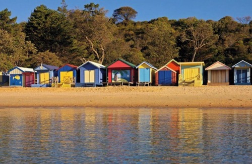 Mornington Apartment | Seachange - 1 min walk to Mills Beach, 9 min walk to Main Street MORNINGTON