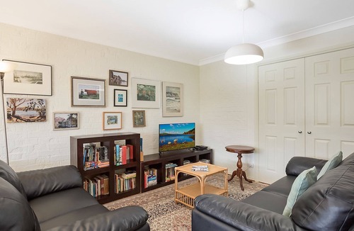 Narooma Villa | Seaclusion Unit close to all Amenities