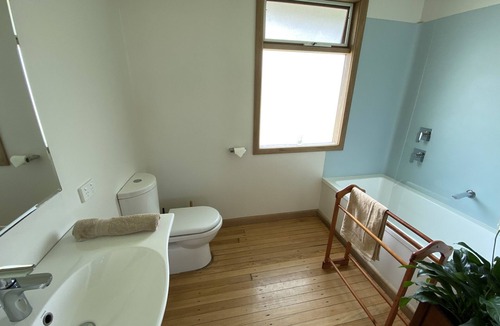 Sugarloaf House | Seacroft Chapel - LUXURY with Amazing Ocean VIEWS
