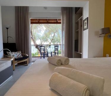 Elia Apartment | Seafront studio - Akti Elia