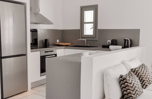 Paros Villa | Seafront Villa 190sq.m | Private & Shared Pool | Endless blue