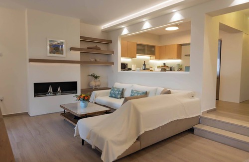 Platanitis Villa | Seafront Villa Ciel with Private Pool in Nafpaktos