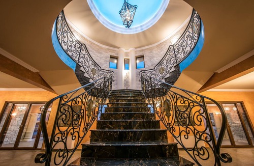 Ferma Villa | Seafront VIlla Kastello Kalliste | 8 bedrooms | 8 bathrooms