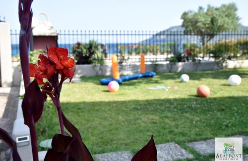 Nea Iraklitsa Apartment | SeafrontGardenHouse