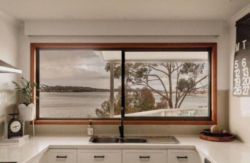 Lewisham House | Seagrass Coastal Retreat with direct beach access