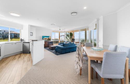 Sunrise Beach Apartment | Seamist 6 - Catch the Seamist from your penthouse