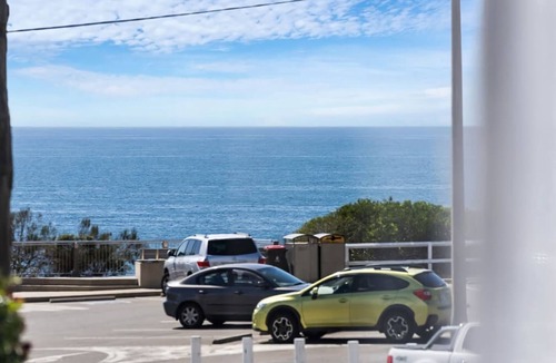 Merewether Apartment | Seascape 500m to Merewether Ocean baths
