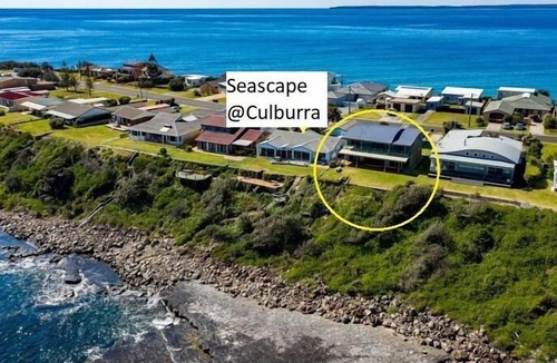 Culburra Beach House | Seascape @Culburra. Waterfront, 4B4B, 180 degree views. Dog friendly