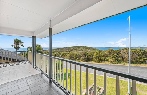 Bonny Hills House | Seascape retreat at Bonny Hills! Family sized house with amazing ocean views.