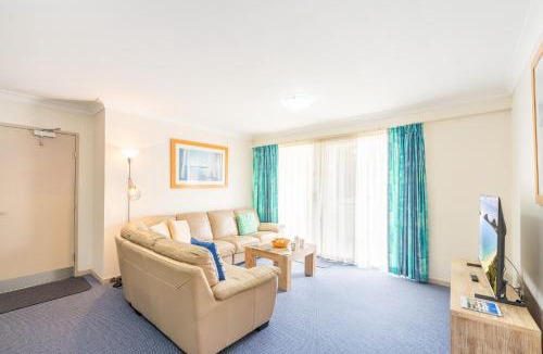 Nelson Bay Apartment | Seashells, 2,21-23 Magnus Street -Unit with Air con, complex lift and pool, close to town