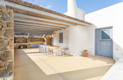Xilokeratidi Villa | Seaside 5BDR Bliss in Mykonos