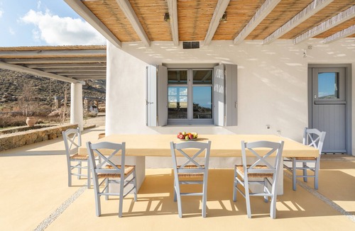 Xilokeratidi Villa | Seaside 5BDR Bliss in Mykonos