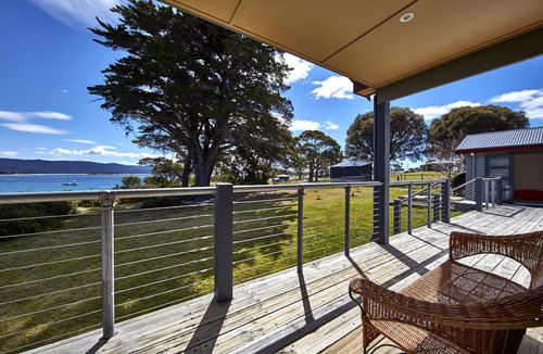 Bicheno Apartment | Seaside House - On Waubs Bay!