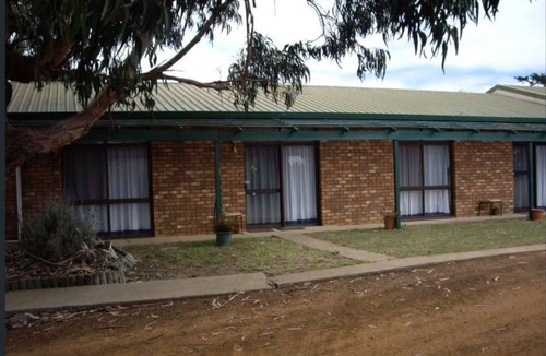 Kangaroo Island Apartment | Seaside Lodge in Esplanade in Buller St. Kingscote-Sale now-Cheapest in K.I.