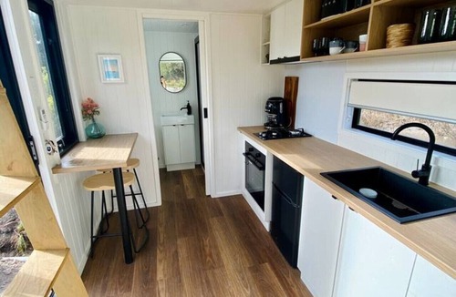 Island Beach House | Seaside Nature Retreat in Island Beach ‘Wattle’