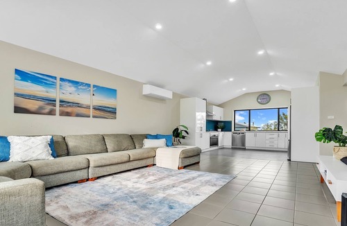 Callala Beach House | Seaside Royale - spacious, great entertainer