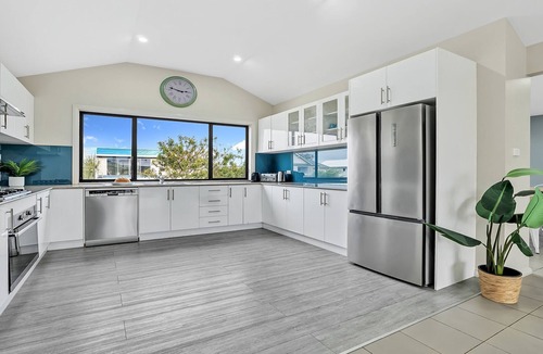 Callala Beach House | Seaside Royale - spacious, great entertainer