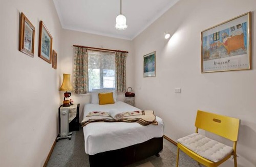 Mount Eliza House | Seaside Serenity Elegant Escape in Mount Eliza