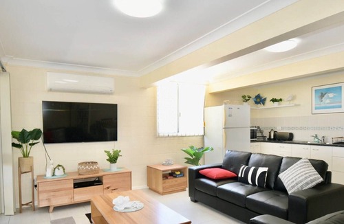 Woodgate House | Seaside Serenity on the Esplanade Duplex