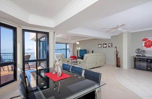 Soldiers Point Apartment | Seaside Splendour 1 beautiful unit on the waterfront