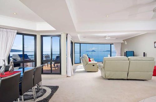 Soldiers Point Apartment | Seaside Splendour 1 beautiful unit on the waterfront