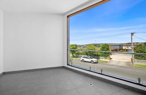 Torquay House | Seaside Style - Modern Coastal Retreat with Ocean Views