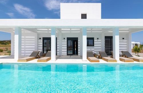Lahania Villa | Seastar Villa Large Pool & Jacuzzi Retreat
