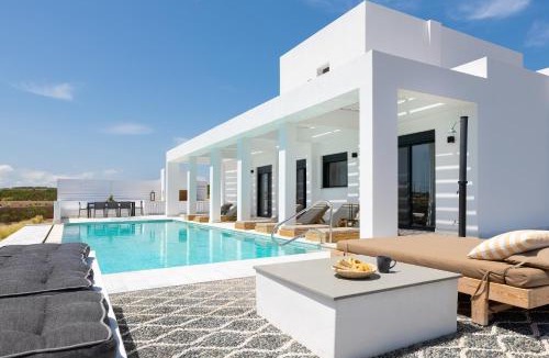 Lahania Villa | Seastar Villa Large Pool & Jacuzzi Retreat