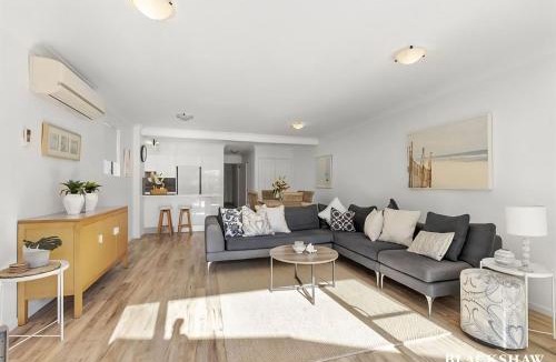Denhams Beach House | Seaview by the Cliff