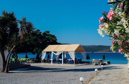 Klima Resort | SEAVIEW Cabana- Family room with seaview balcony