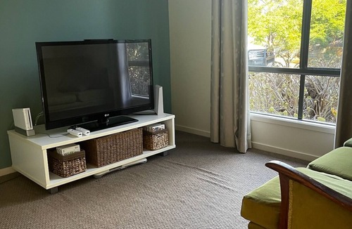 Scott House | Seaview Escape - 3 bedrooms, sleeps 7