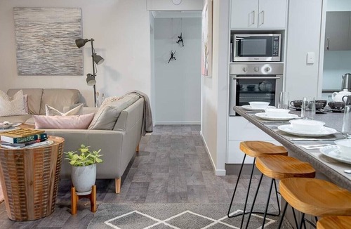 Yandina Creek House | Secluded Cottage with Mountain Views from Roll Top Bath