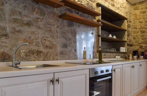 Dimitsana House | Secluded Mountain Refuge - Theonimfi Paradise Gem
