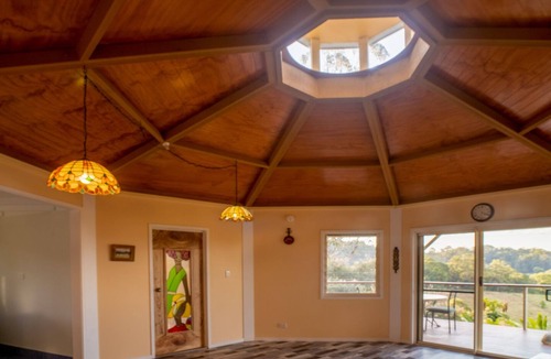 Dunbible House | Secluded Rural Oasis: Misty Mornings and Expansive, Far Mountain Views