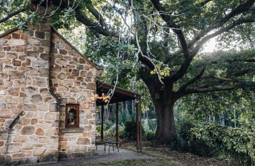 Basket Range House | Secluded Stone Cottage perfect for Couples Escape - Waterfalls
