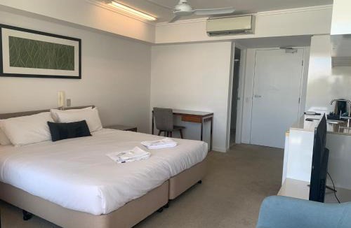 Mackay Apartment | Self Check in Modern Studio Apartment