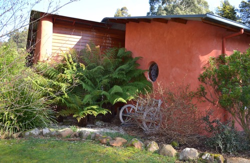 Franklin Cottage | Self-contained in beautiful quiet surroundings with valley and mountain views