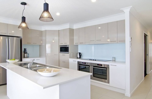 Bilinga Apartment | Sentosa on Tugun 5 Bedroom Beachfront Home