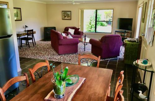 Wooragee House | Serena Cottages Beechworth - Your Country Getaway - 2