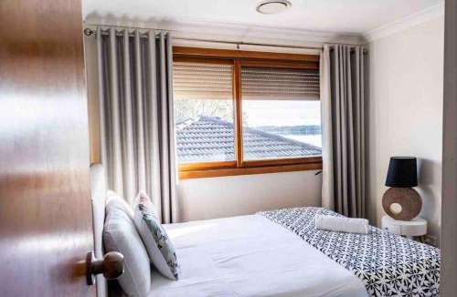 Toukley House | Serene 5 BDRM Villa with Pool