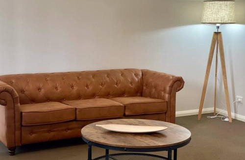 Wagga Wagga House | Serene Wagga Townhouse Getaway
