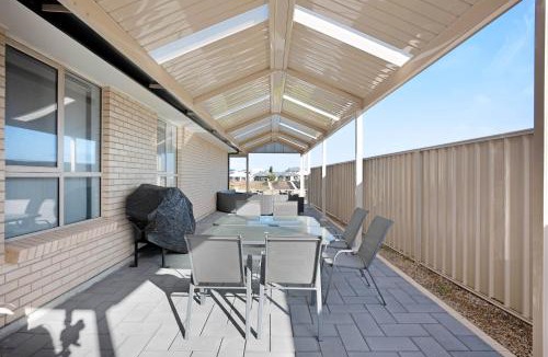Nangkita House | Serenity 24 - Waterfront Living on Hindmarsh Island