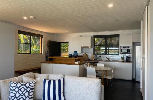 Marks Point Villa | Serenity by the Lake - Romantic Waterfront Couple's Getaway